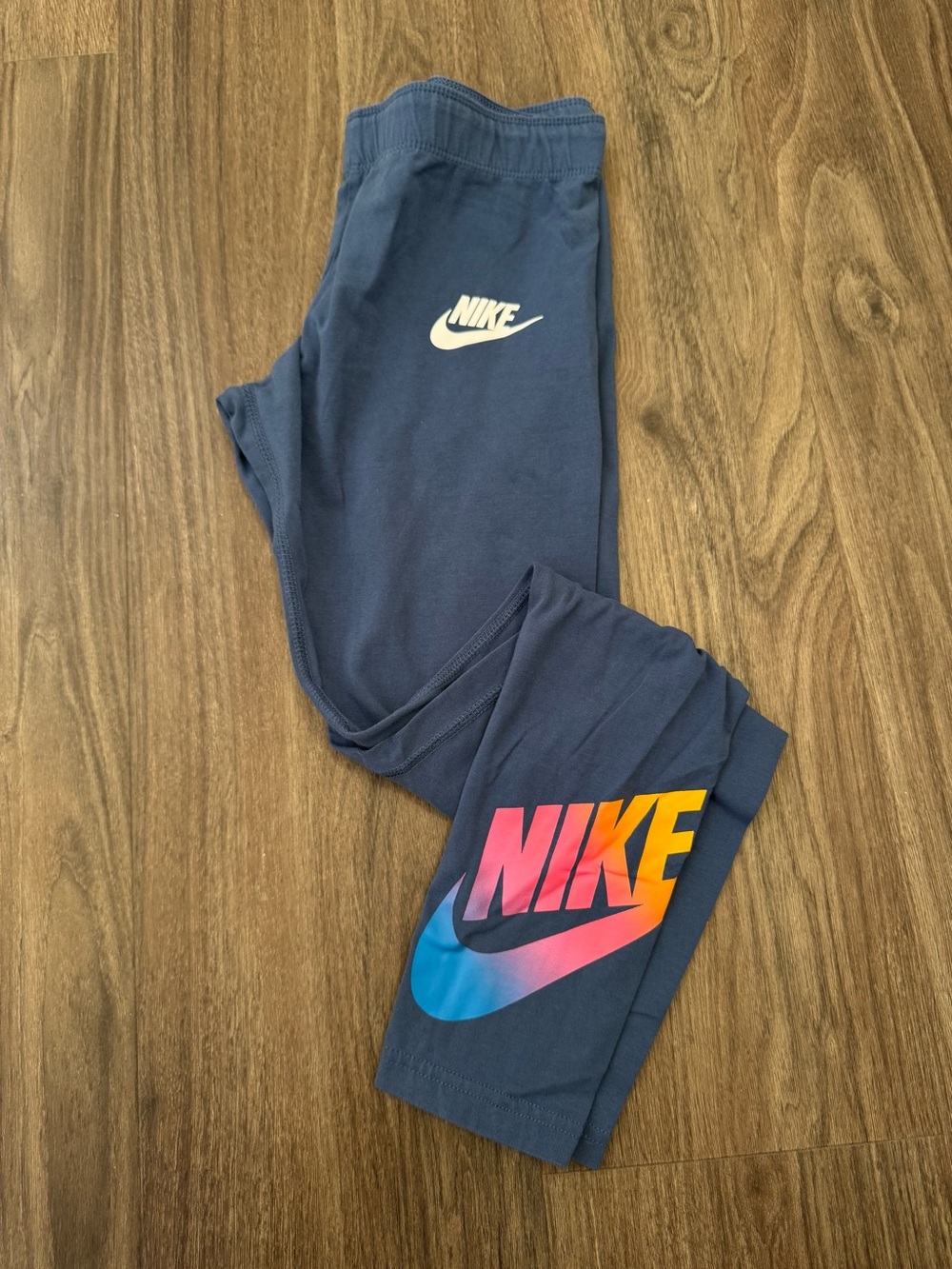 Nike women Navy Gradient Logo Leggings